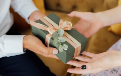 Gift Guide For People Impossible to Shop For