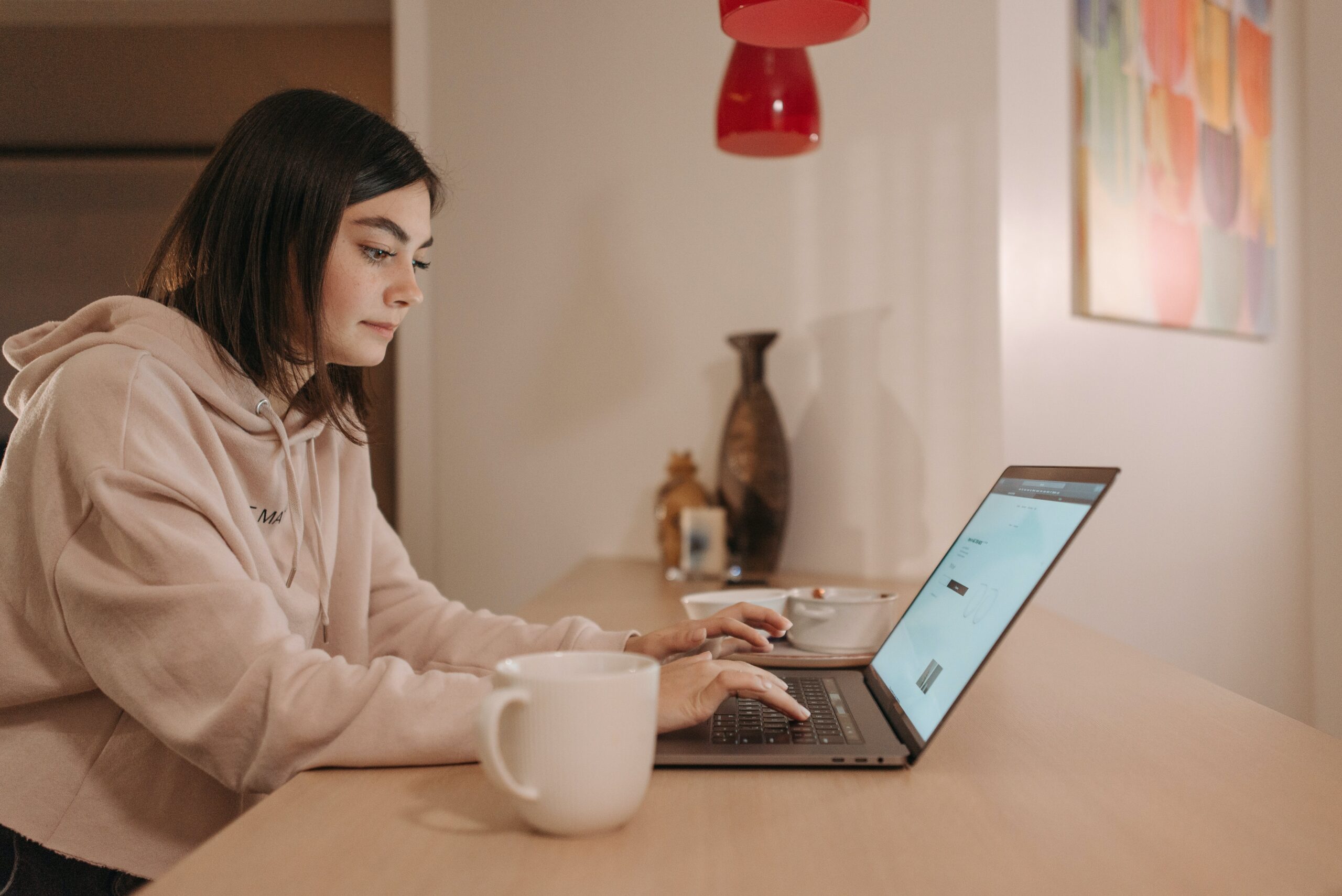 working from home blog owasso apartments woman on computer