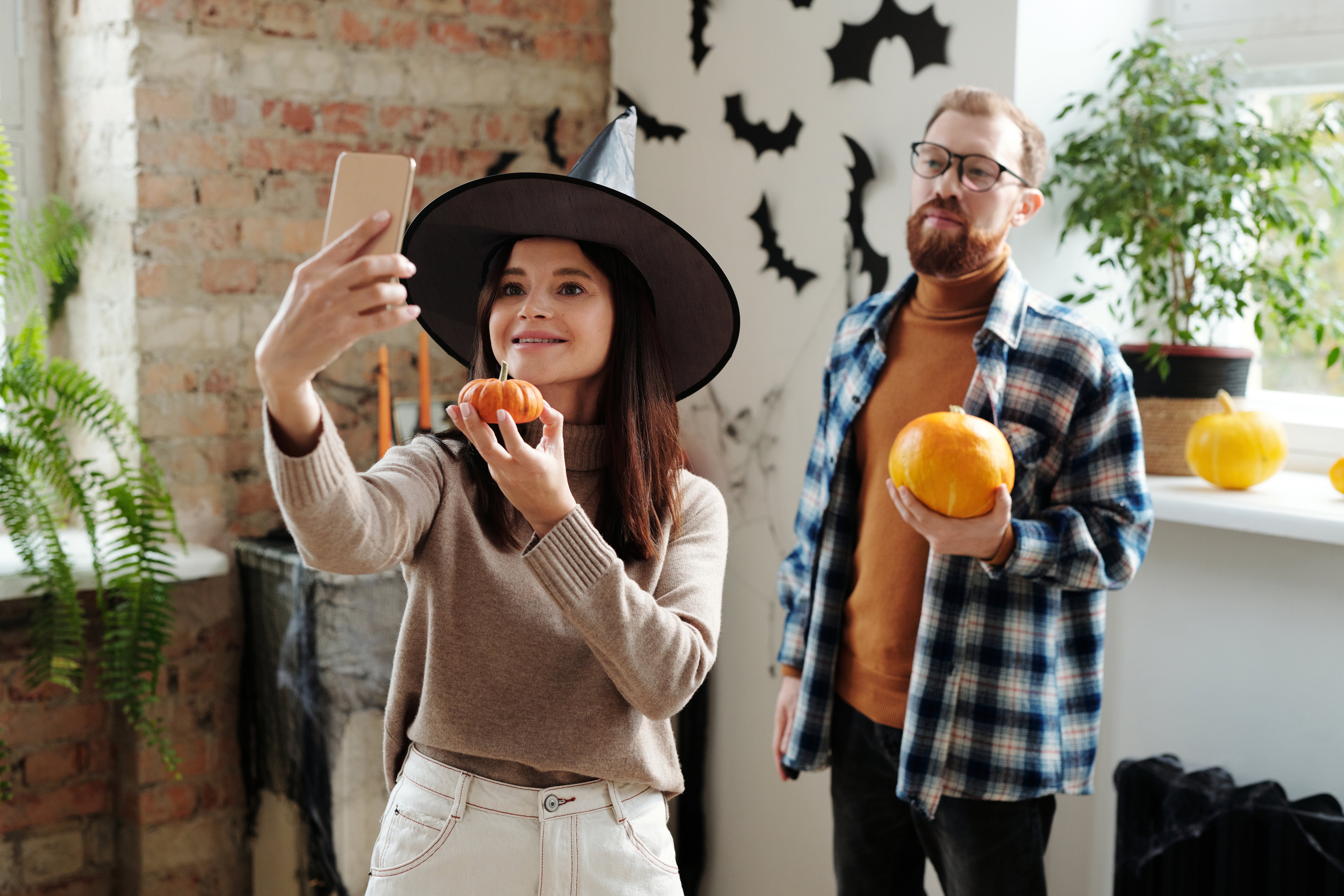 pexels-daisy-anderson-5582803 (1) dad and daughter dressing up and decorating for fall legacy living blog fall decor ideas